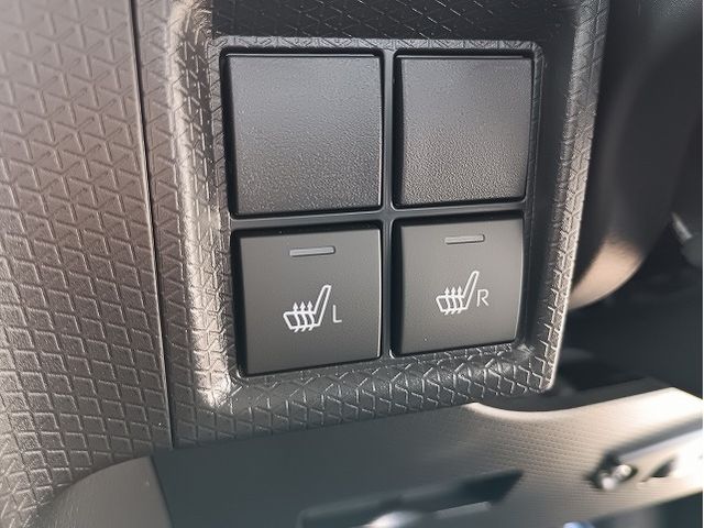 DAIHATSU TANTO FAN CROSS 2023 Image 31