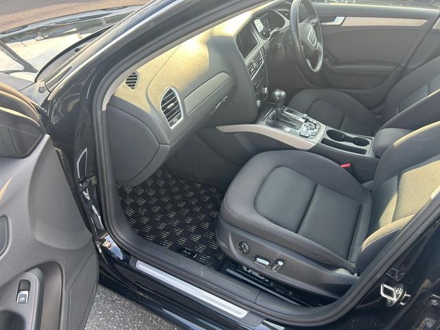 AUDI A4 2013 Image 31