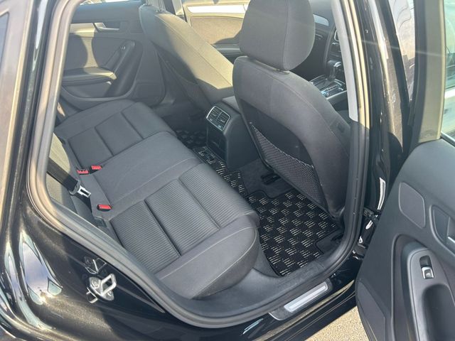 AUDI A4 2013 Image 31