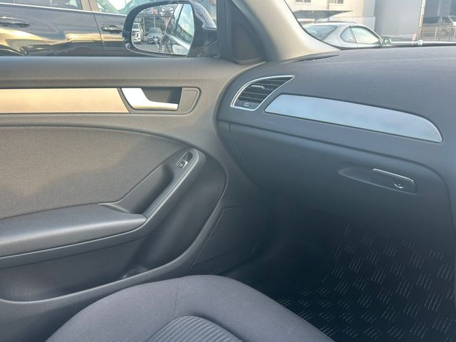 AUDI A4 2013 Image 31