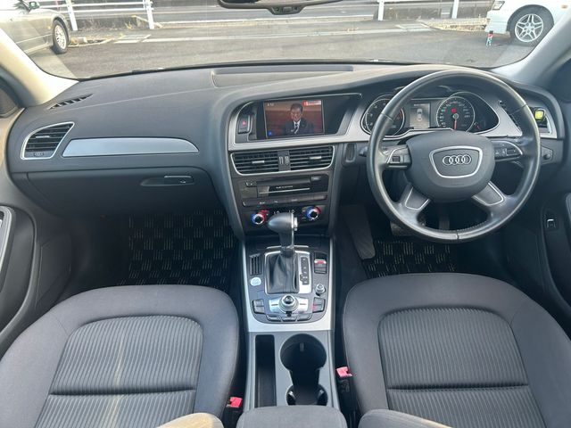 AUDI A4 2013 Image 31