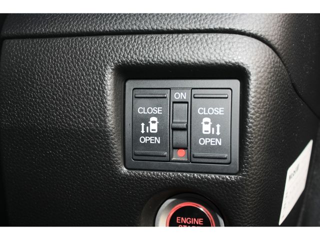 HONDA N BOX CUSTOM 2020 Image 31