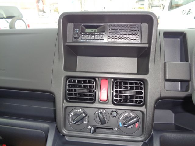 NISSAN CLIPPER TRUCK 2026 Image 31