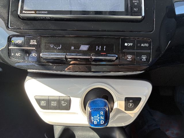 TOYOTA PRIUS 2016 Image 31