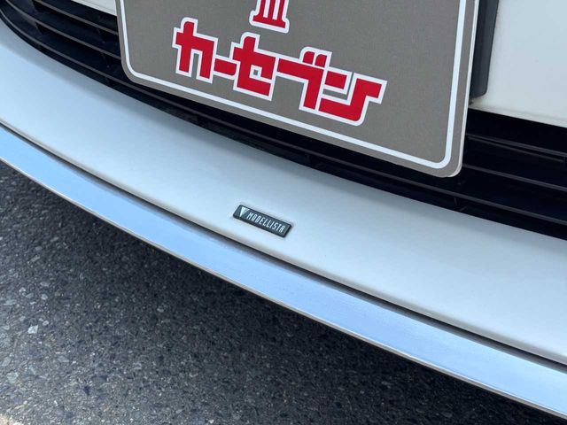 TOYOTA PRIUS 2018 Image 31