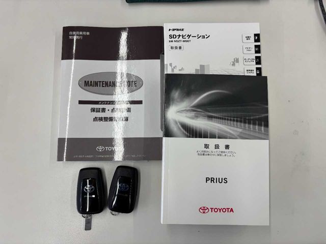 TOYOTA PRIUS 2018 Image 31