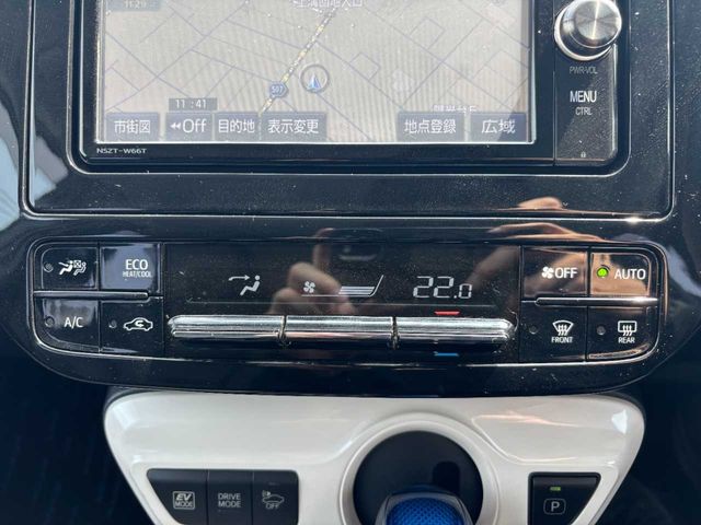 TOYOTA PRIUS 2018 Image 31