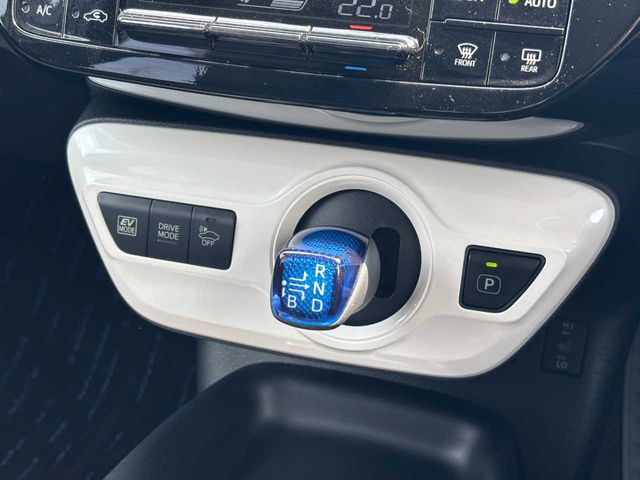 TOYOTA PRIUS 2018 Image 31