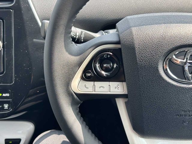 TOYOTA PRIUS 2018 Image 31