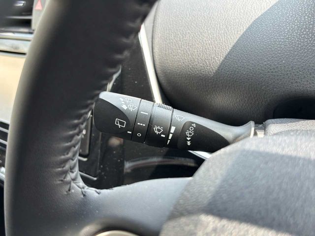 TOYOTA PRIUS 2018 Image 31