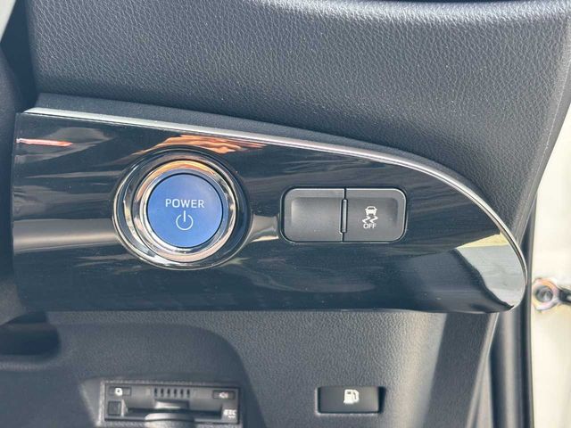 TOYOTA PRIUS 2018 Image 31