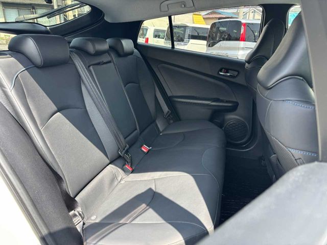 TOYOTA PRIUS 2018 Image 31