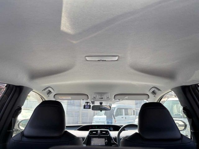 TOYOTA PRIUS 2018 Image 31