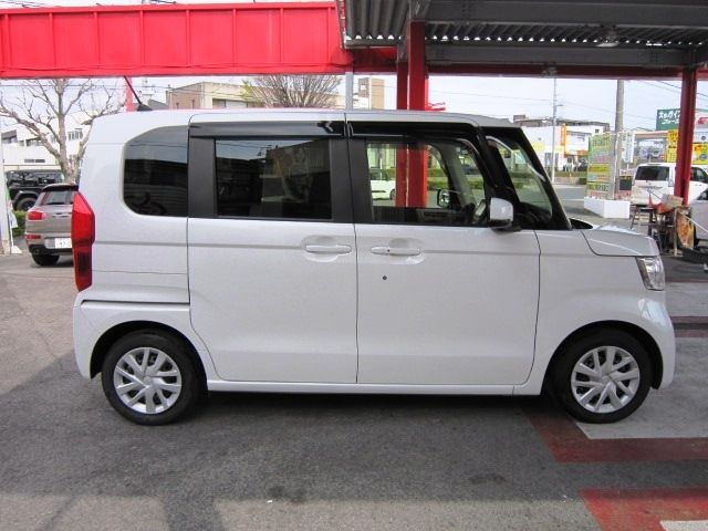 HONDA N BOX 2022 Image 31