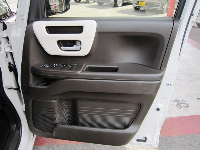 HONDA N BOX 2022 Image 31