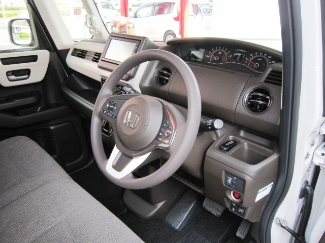 HONDA N BOX 2022 Image 31