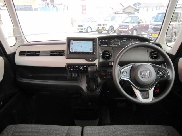 HONDA N BOX 2022 Image 31