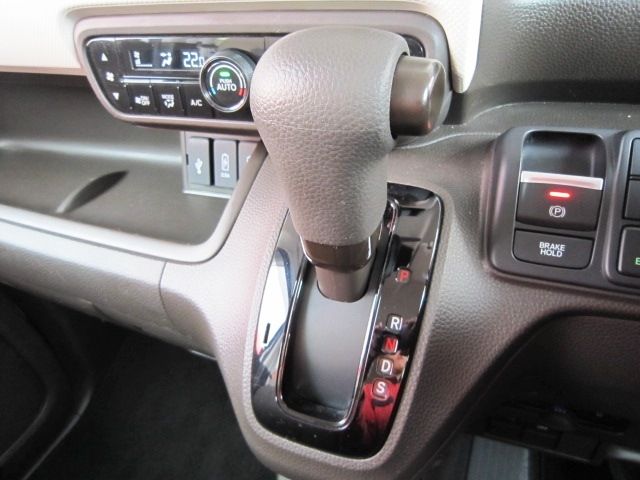 HONDA N BOX 2022 Image 31