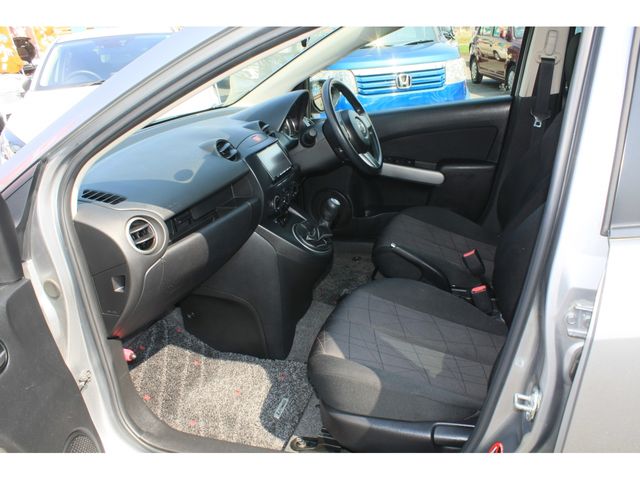 MAZDA DEMIO 2012 Image 31