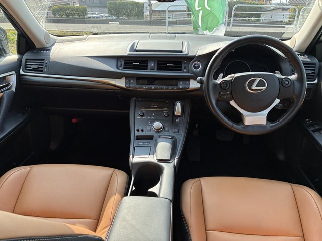 TOYOTA LEXUS CT200H 2015 Image 31