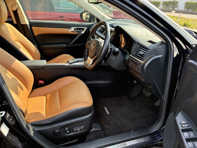 TOYOTA LEXUS CT200H 2015 Image 31