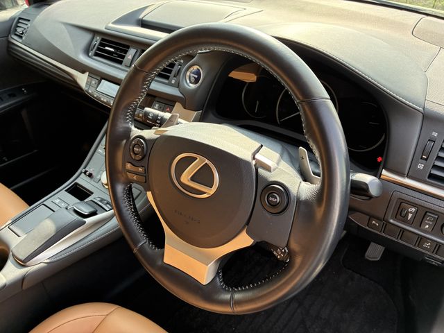 TOYOTA LEXUS CT200H 2015 Image 31