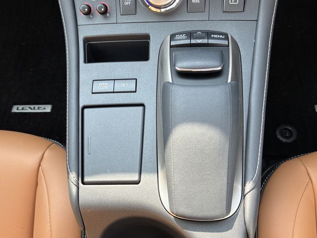 TOYOTA LEXUS CT200H 2015 Image 31