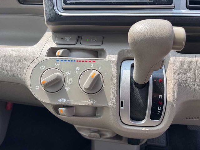 HONDA LIFE 2011 Image 31