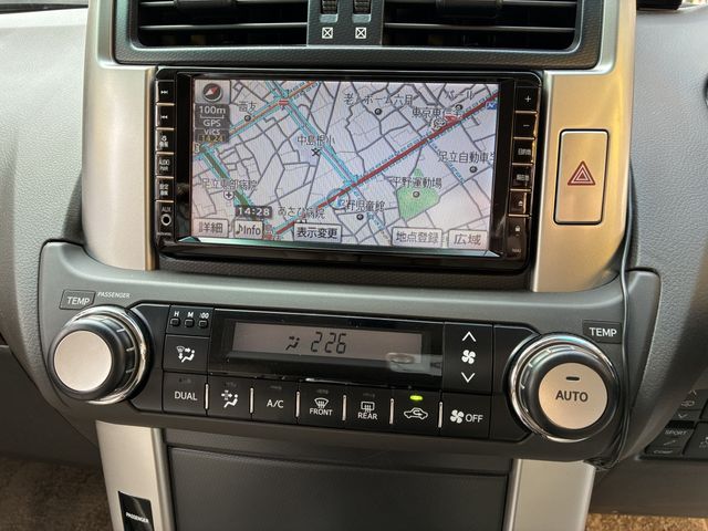 TOYOTA LANDCRUISER PRADO 2011 Image 31