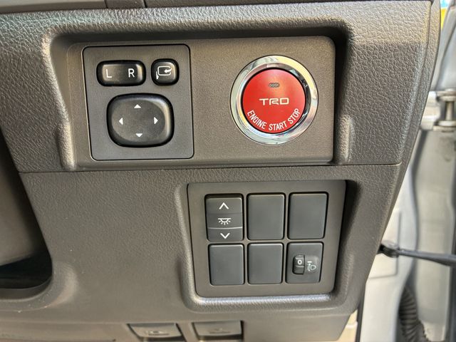 TOYOTA LANDCRUISER PRADO 2011 Image 31