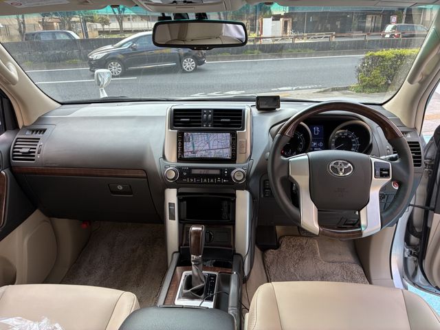 TOYOTA LANDCRUISER PRADO 2011 Image 31