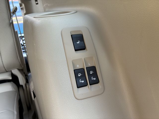 TOYOTA LANDCRUISER PRADO 2011 Image 31