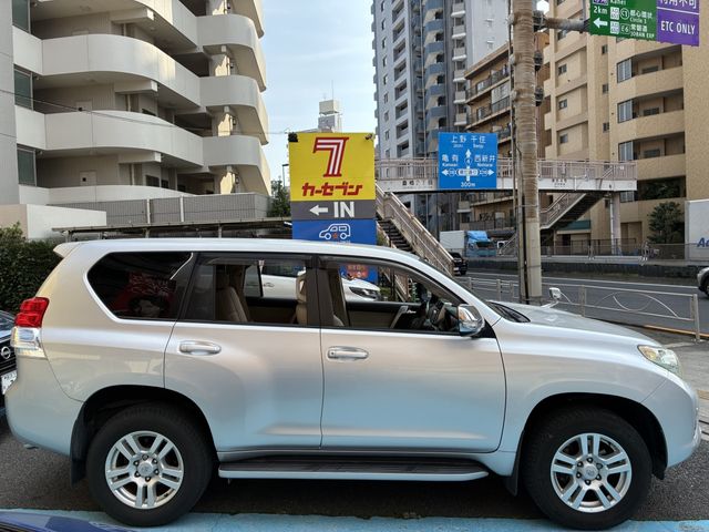 TOYOTA LANDCRUISER PRADO 2011 Image 31