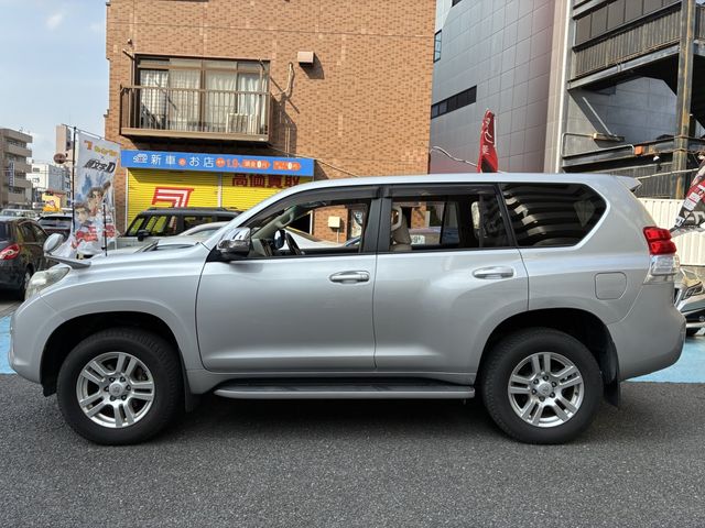 TOYOTA LANDCRUISER PRADO 2011 Image 31