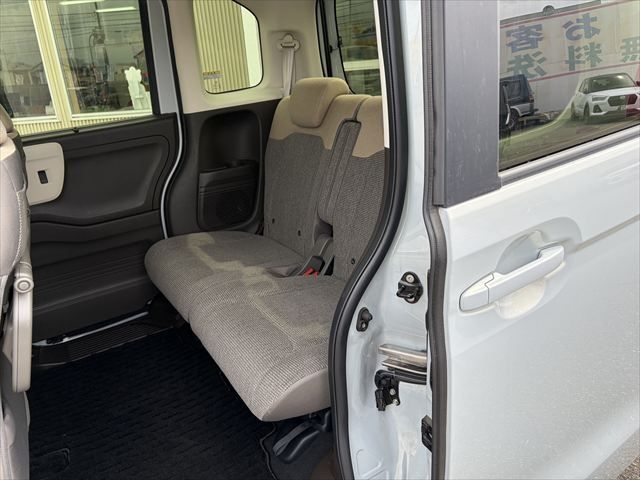 HONDA N BOX 2022 Image 31