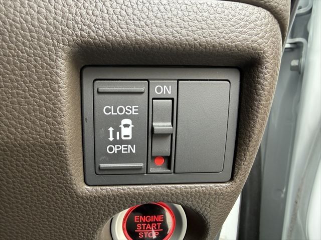 HONDA N BOX 2022 Image 31