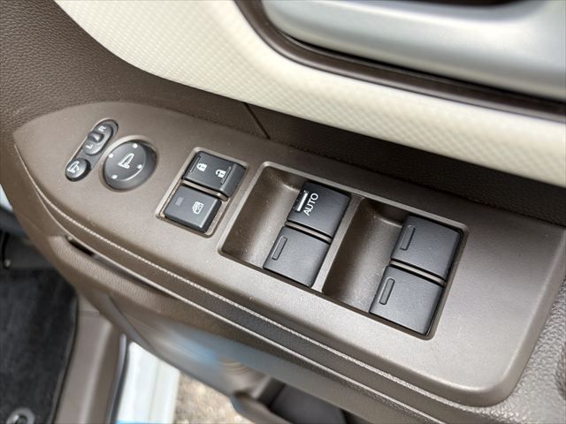 HONDA N BOX 2022 Image 31