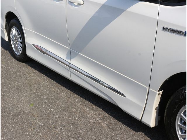 TOYOTA VOXY HYBRID 2014 Image 31