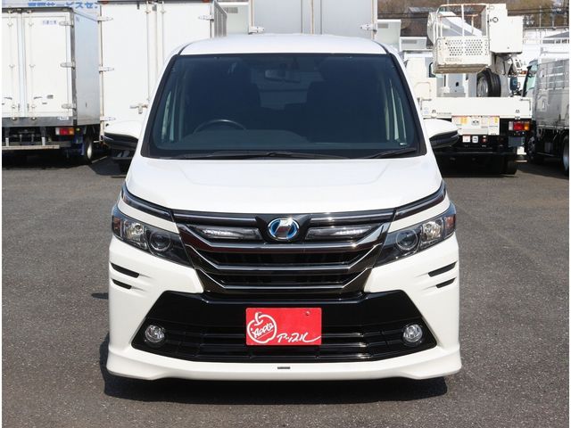 TOYOTA VOXY HYBRID 2014 Image 31