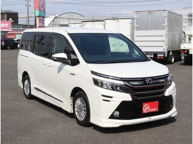 TOYOTA VOXY HYBRID 2014 Image 31
