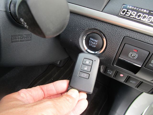 TOYOTA HARRIER 2WD 2017 Image 31