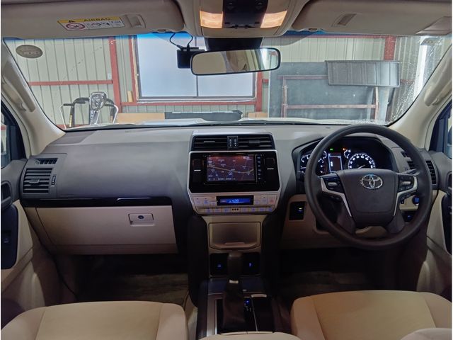 TOYOTA LANDCRUISER PRADO 2019 Image 31