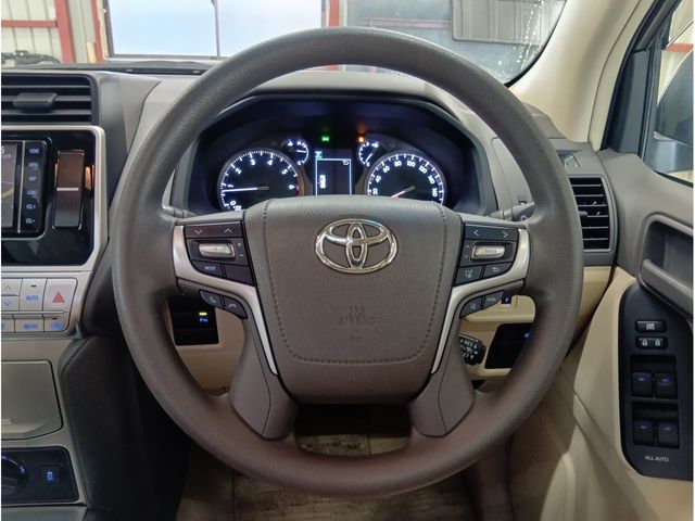 TOYOTA LANDCRUISER PRADO 2019 Image 31