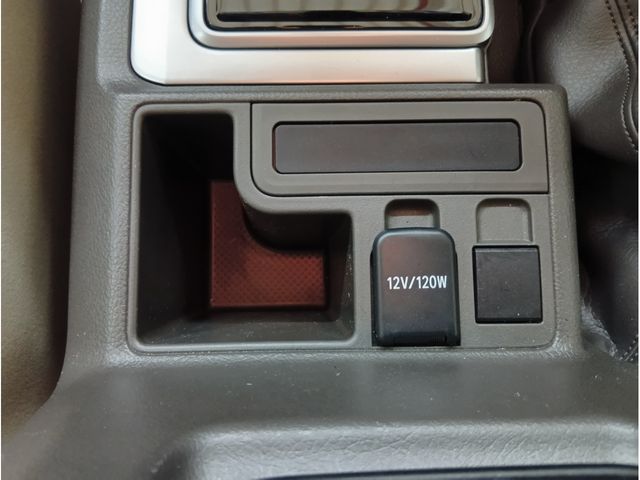 TOYOTA LANDCRUISER PRADO 2019 Image 31