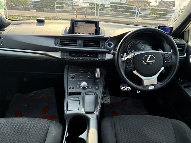 TOYOTA LEXUS CT200H 2016 Image 31