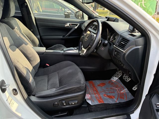 TOYOTA LEXUS CT200H 2016 Image 31