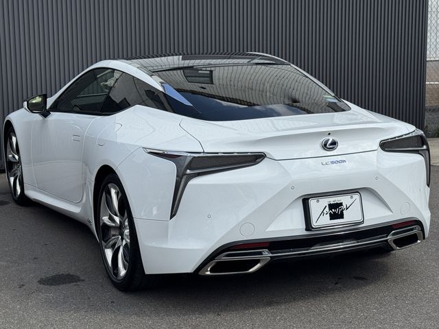 TOYOTA LEXUS LC500H 2018 Image 31