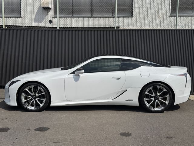 TOYOTA LEXUS LC500H 2018 Image 31