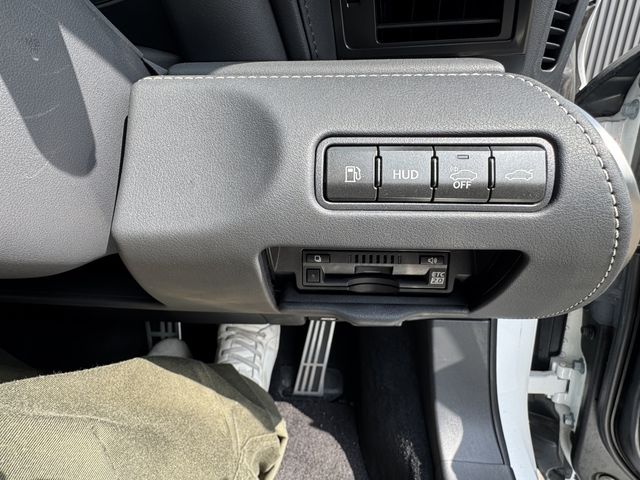 TOYOTA LEXUS LC500H 2018 Image 31