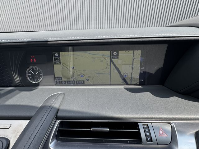 TOYOTA LEXUS LC500H 2018 Image 31